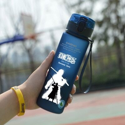 Gourde One Piece Zoro et ses Sabres de 550ml
